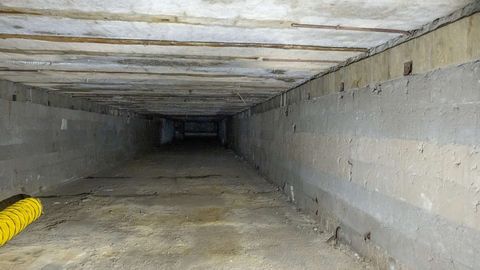 Фото ⟩ В Вильнюсе обнаружили секретный туннель