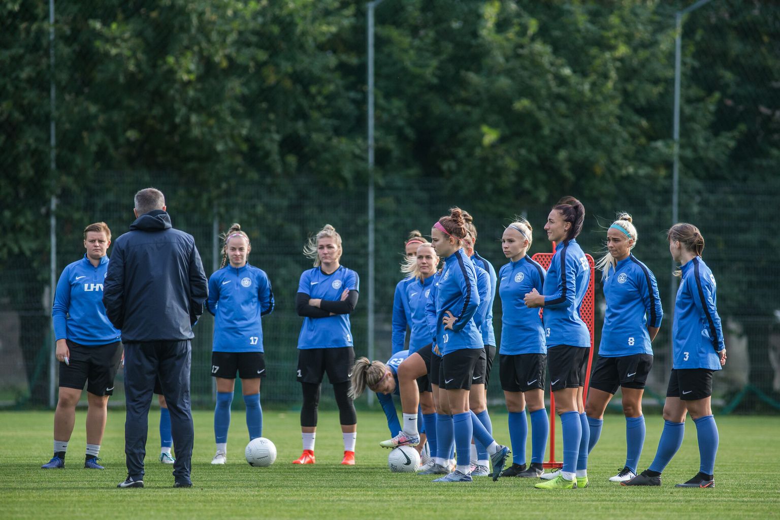Женсткая сборная Эстонии по футболу.