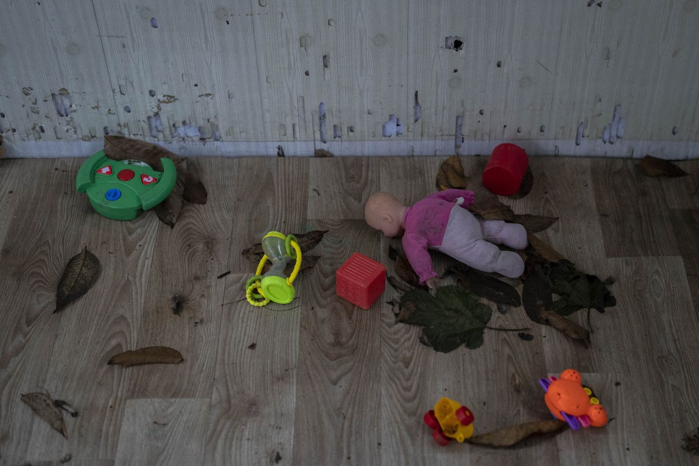 Ripakile jäänud mänguasjad Hersoni piirkondlikus lastekodus. Herson on üks kante, kust Venemaa lapsi röövis.