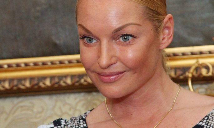 nyuhat-nogi-zhenskie