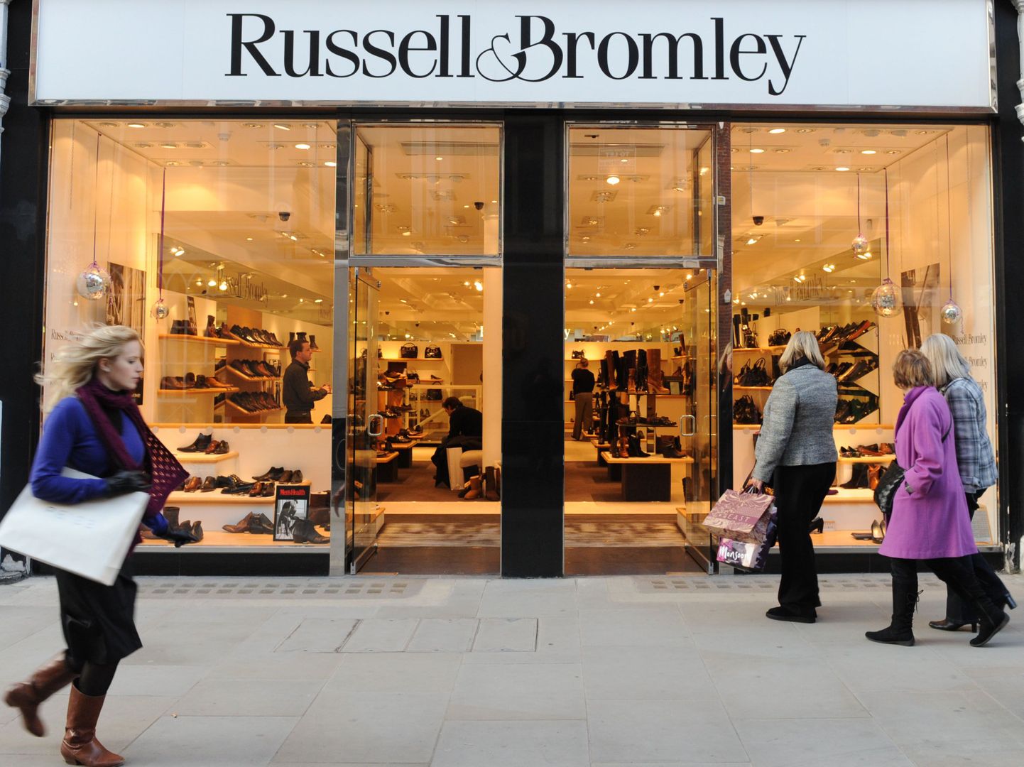 Магазин Russel and Bromley. Снимок иллюстративный.
