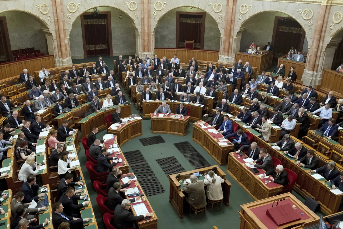 Ungari parlament. Foto on illustratiivne.