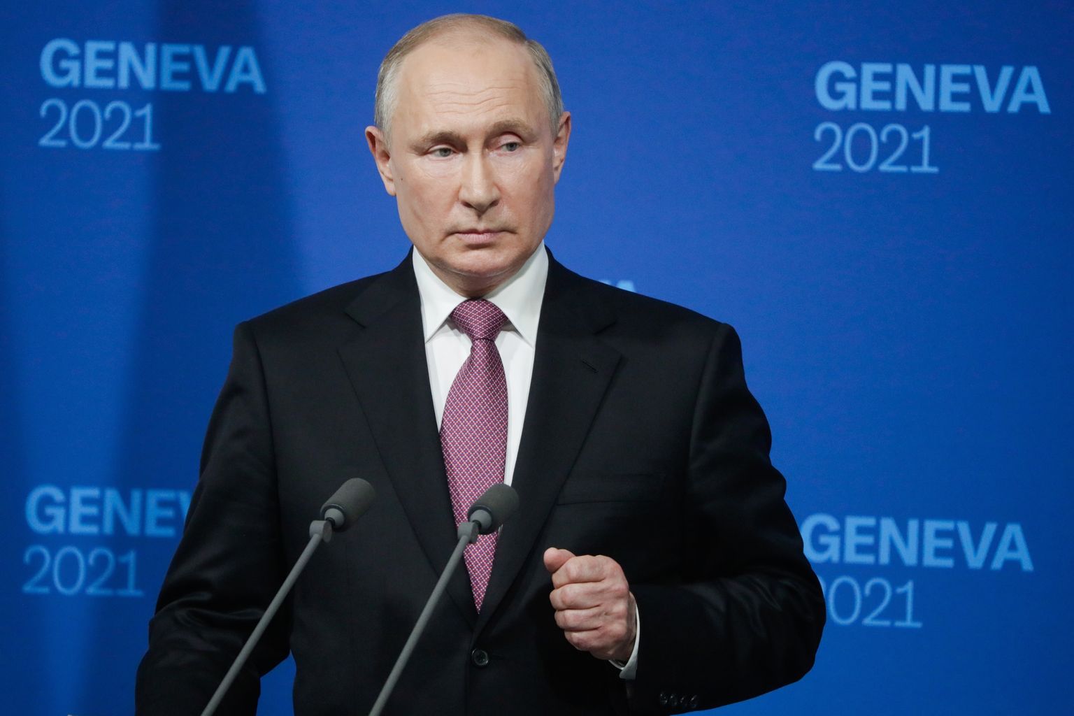 Krievijas prezidents Vladimirs Putins preses konferencē.