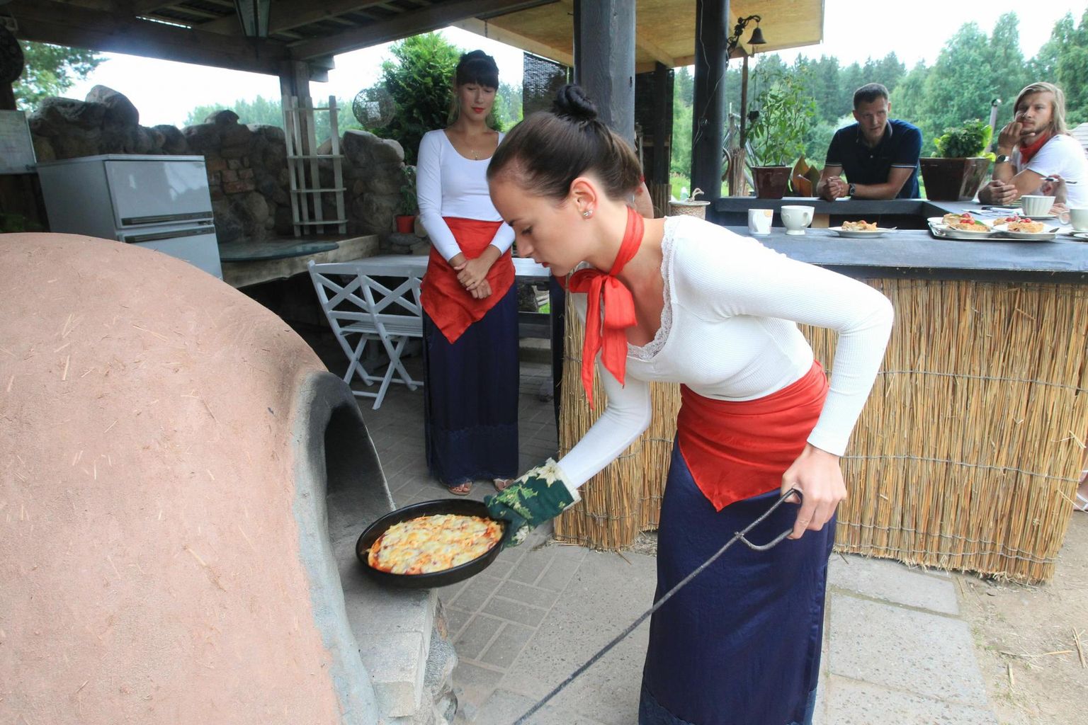 Ligemale 200 ameti seast leiab Pärnumaal tööd pitsameister.