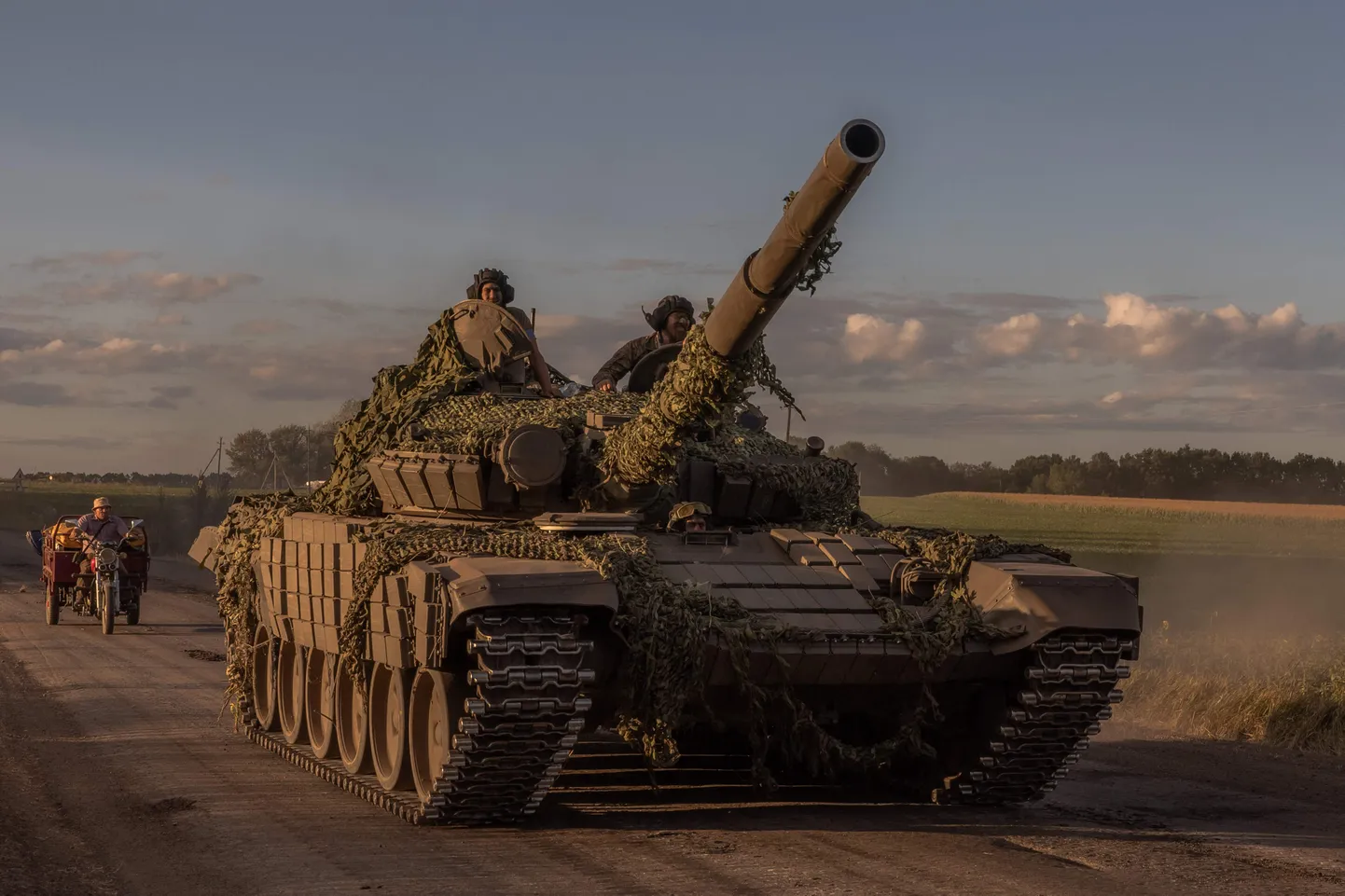 Ukrainlaste tank T-72 Kurski oblastis.