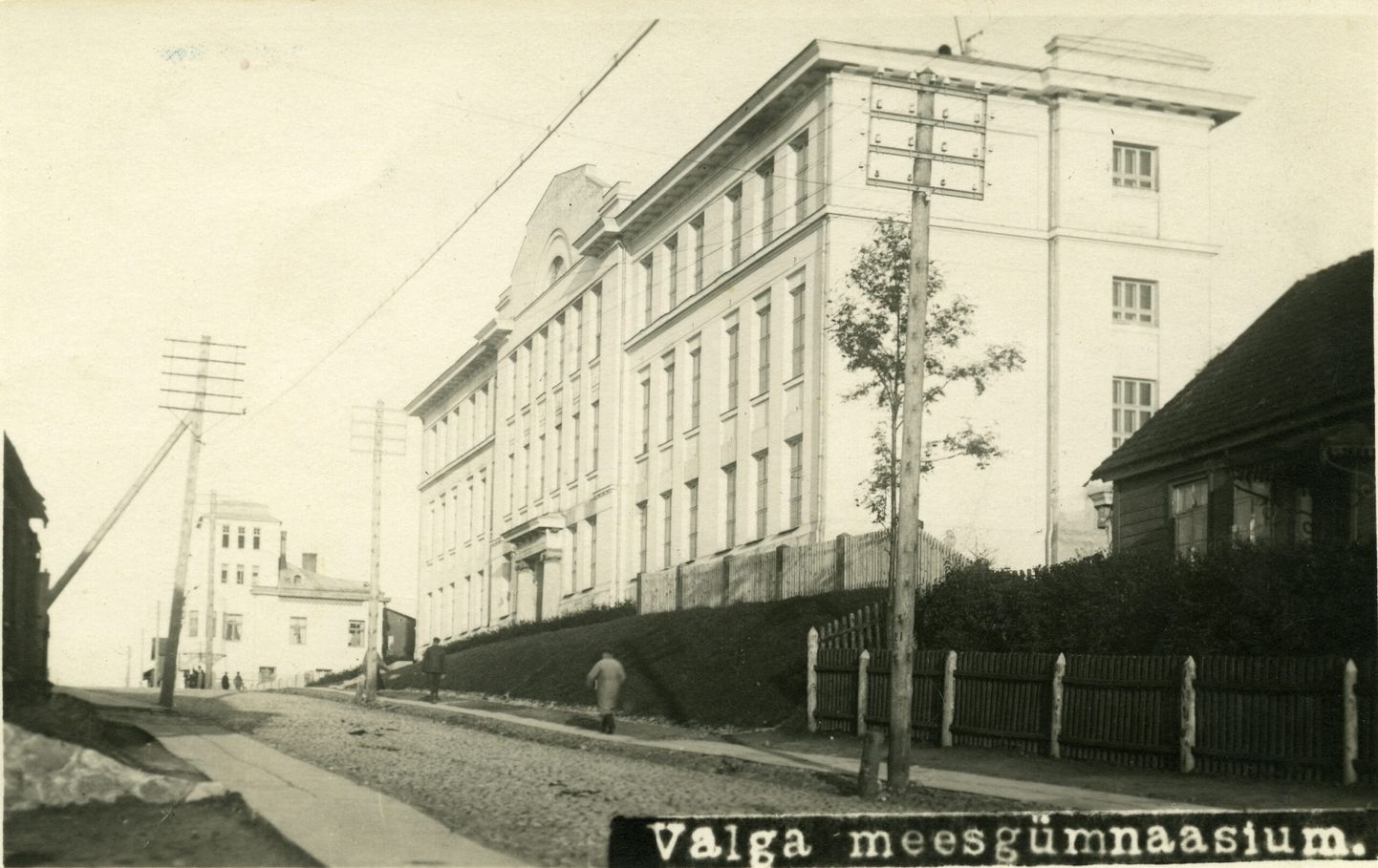 Valga reaalgümnaasium (tollal meesgümnaasium) 1920. aastatel.