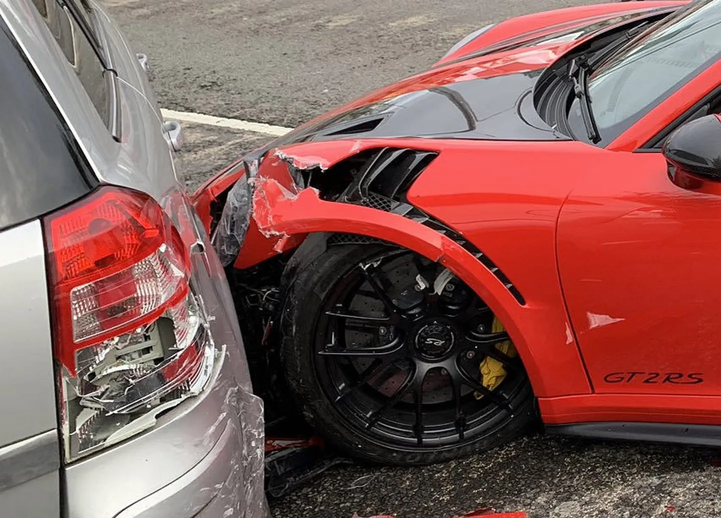 Autoavārijā iesaistīts Porsche 911 GT2 RS