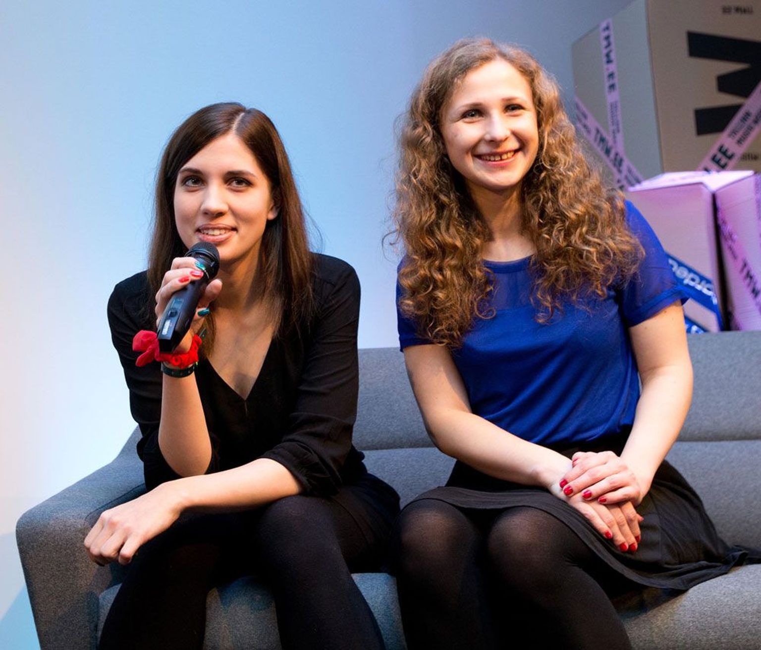 Pussy Rioti liikmete Nadežda Tolokonnikova ja Maria Aljohhina avalik intervjuu vältas ligi tund aega.