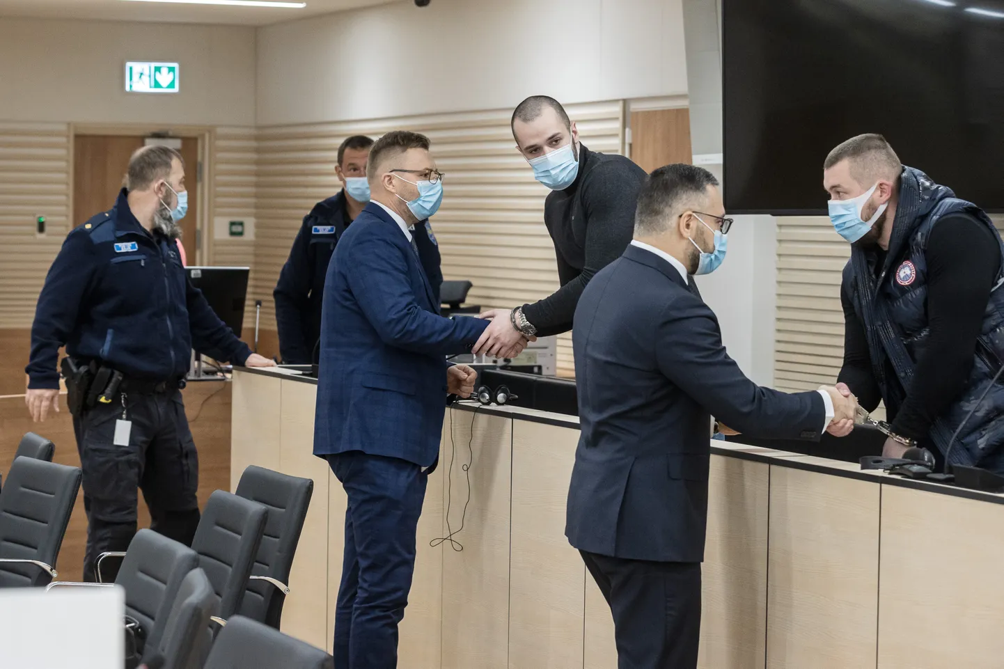 Иса Халилов и Вячеслав Калашников в зале суда.