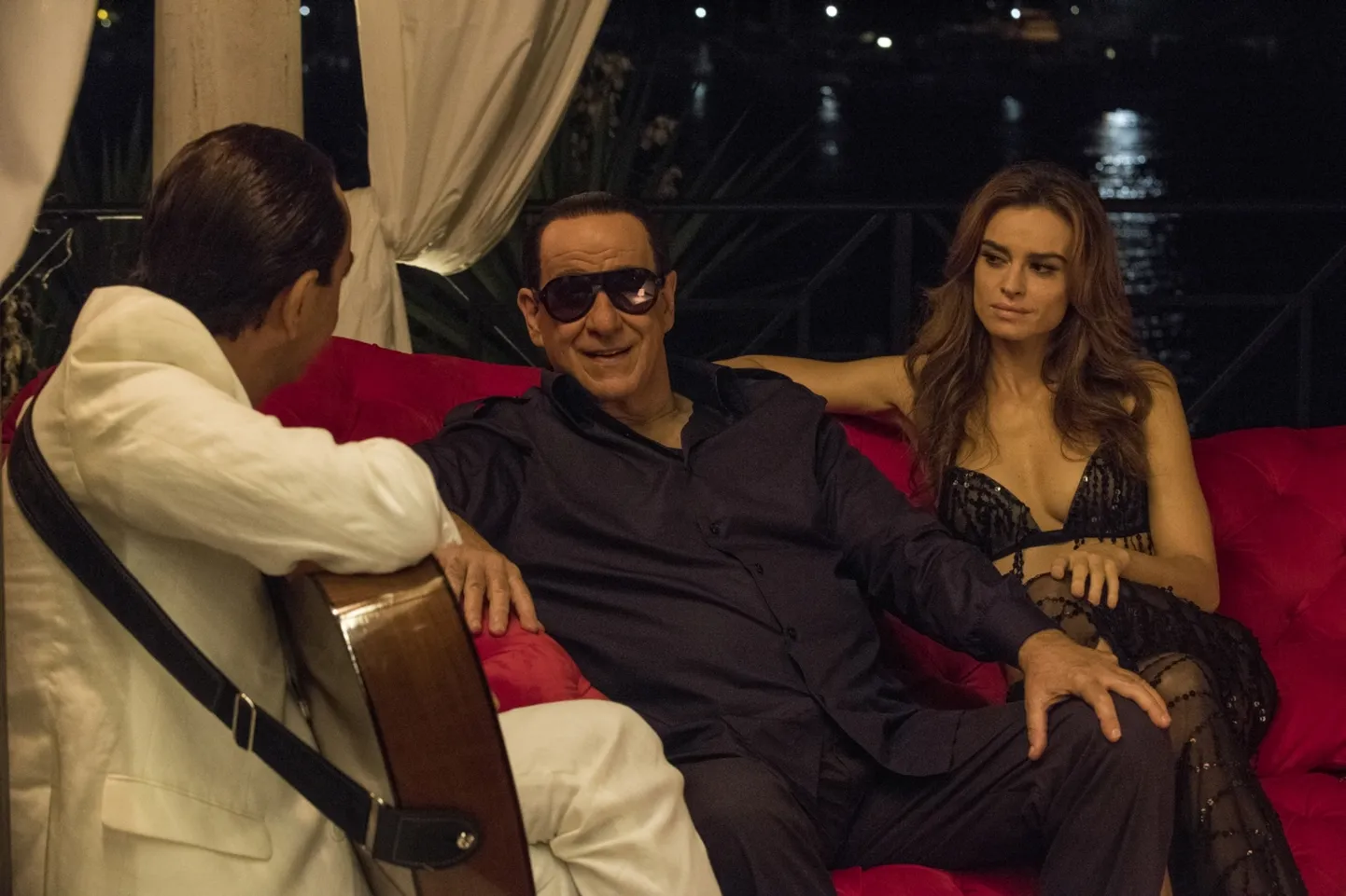 Paolo Sorrentino uus film «Silvio» räägib Silvio Berlusconist