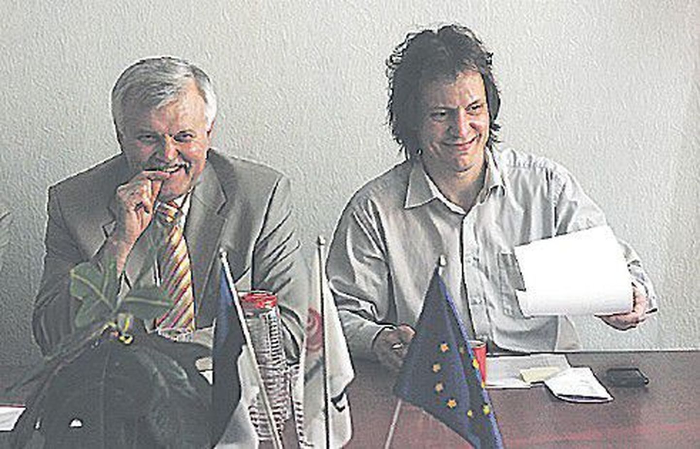 Председатель Социал-демократической партии Юри Пихл (слева) и его заместитель Индрек Саар.