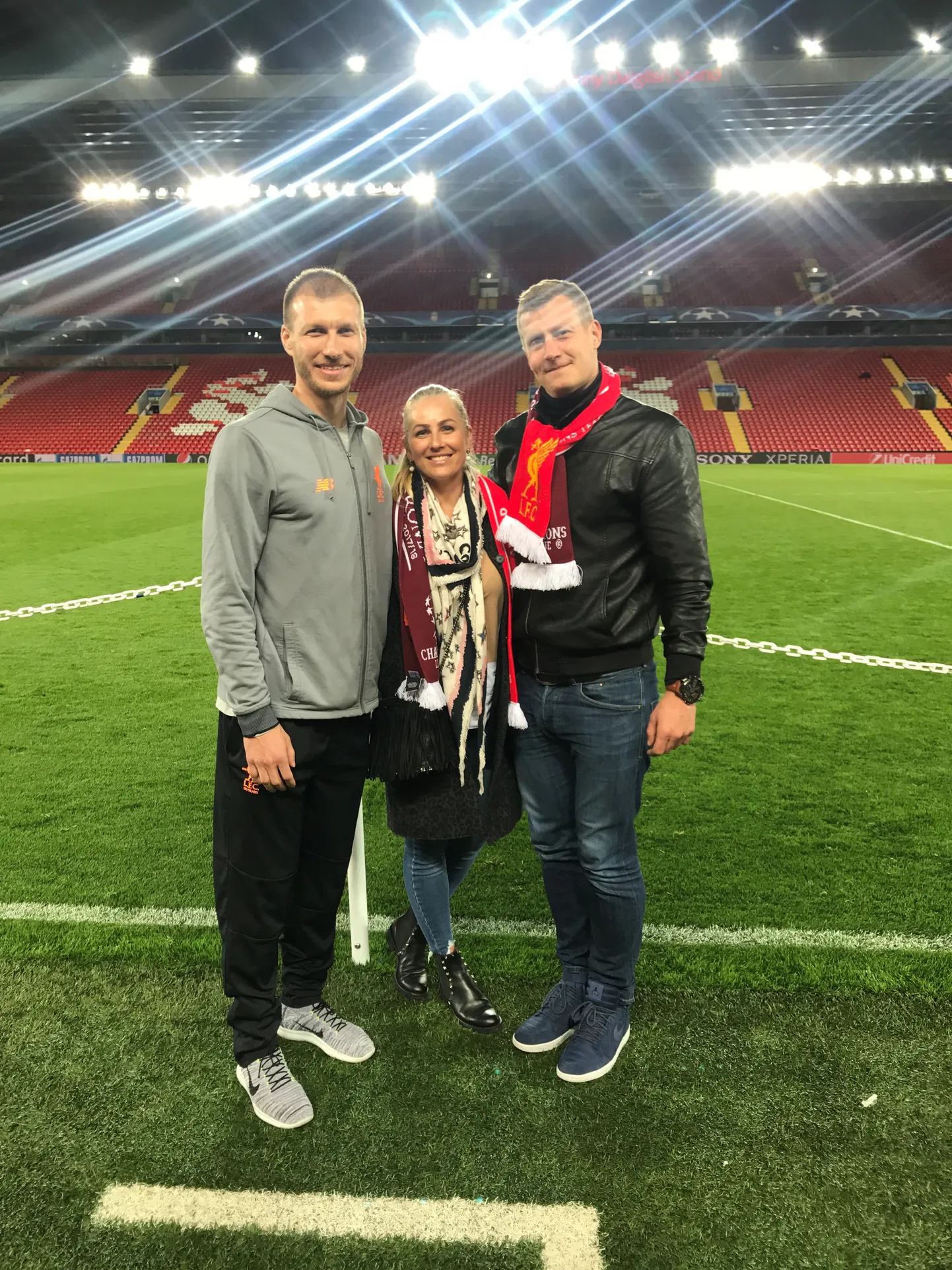 Näitleja Juss Haasma (paremal) koos Ragnar Klavani ja tema abikaasa Lili Klavan.