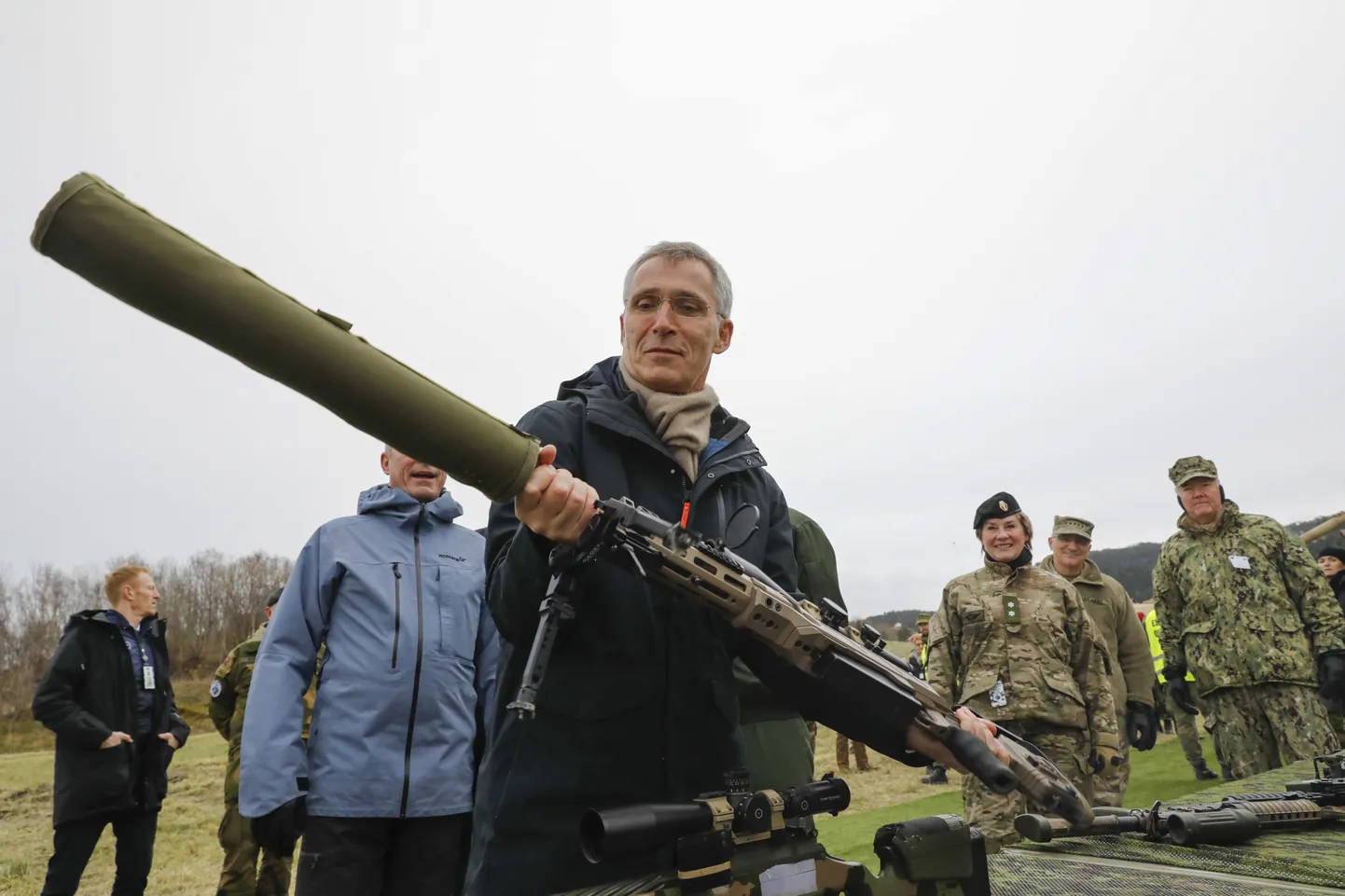 NATO peaksekretär sõjaõppustel Trident Juncture.