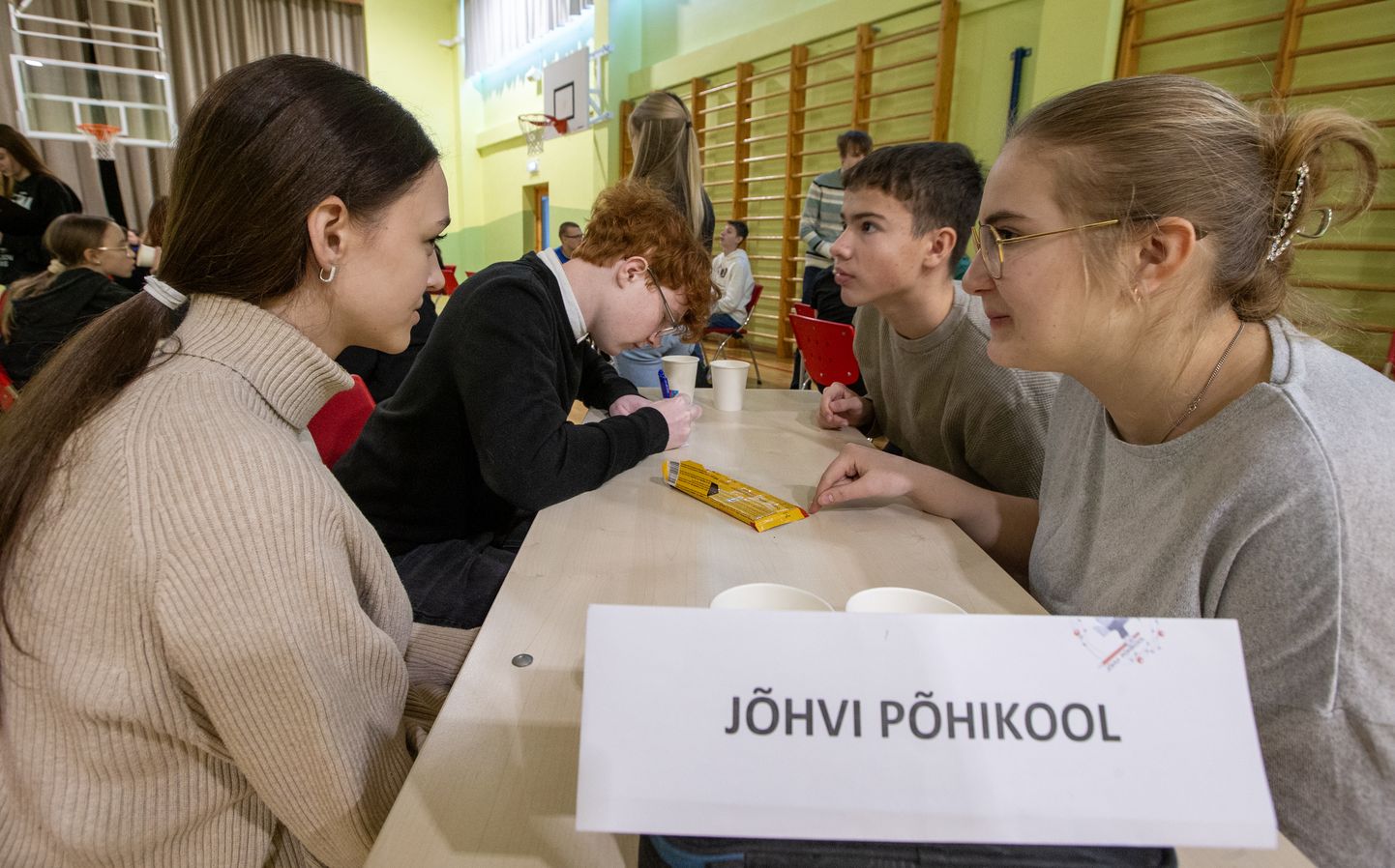 Ida regiooni neljas mõõduvõtt toimus eelmisel nädalal kahes koolis: põhikoolide meeskonnad kogunesid Toilas ja gümnasistid Iisakus.
