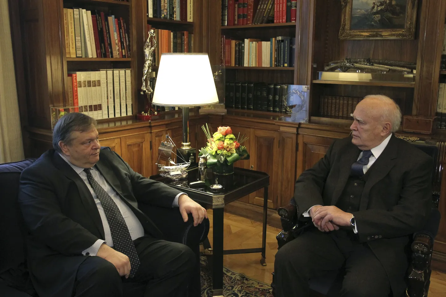 Kreeka rahandusminister Evangelos Venizelos (vasakul) ja Kreeka president Karolos Papoulias.