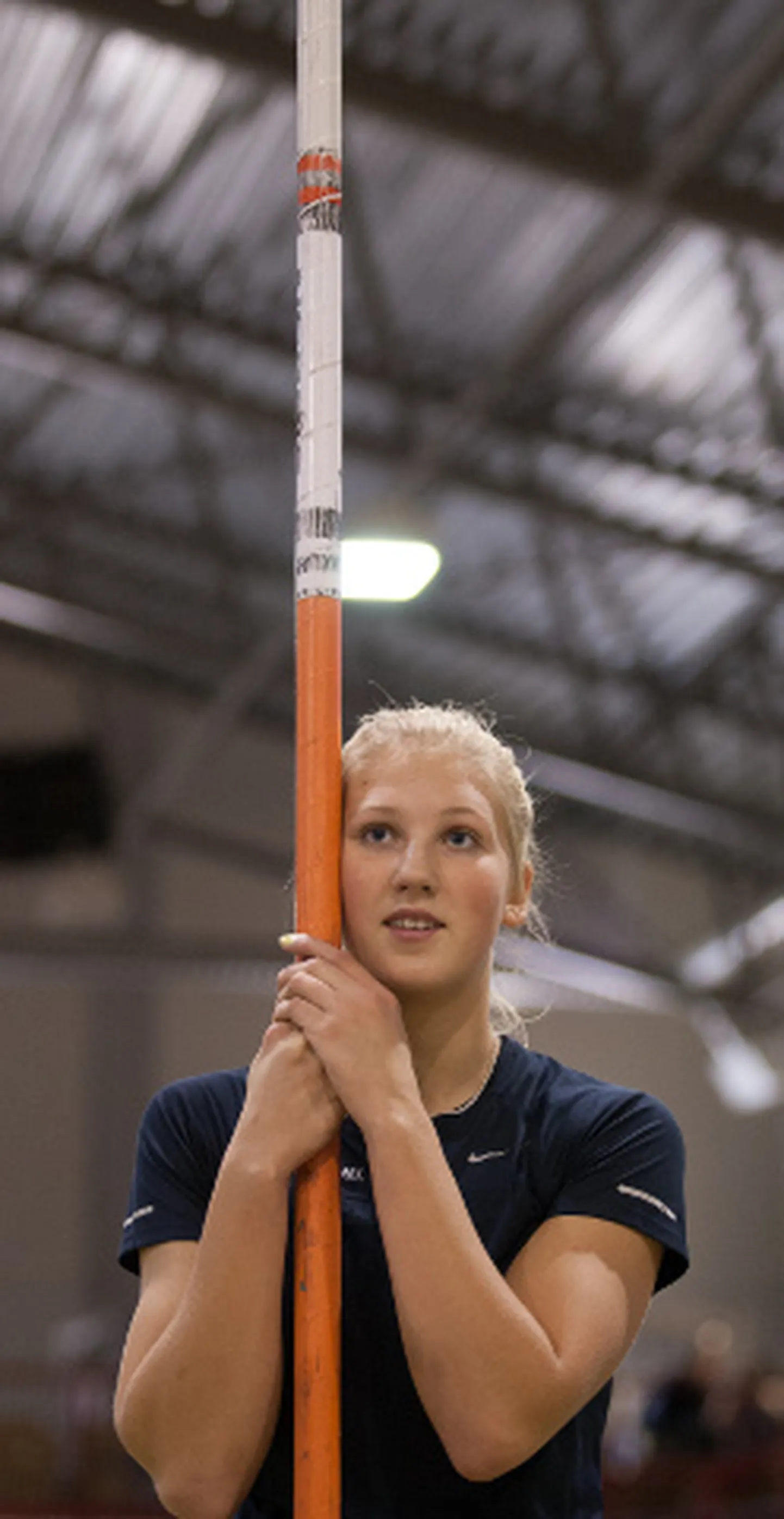 Kolm korda nädalas harjutab Reena Ahtme spordihallis teivashüpet. Kaks korda nädalas teeb ta selleks spordialaks vajalikku võimlemistreeningut Jõhvi spordihoones, kus mängib kord nädalas hobi korras ka võrkpalli.