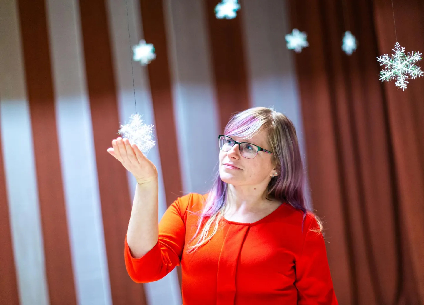 Ja suur soov täituski. Aakre rahvamaja juhataja Sirle Lüüs unistas oma praegusest ametist juba lapsena. «Olen Aakres sündinud ja kasvanud ning päris palju aega veetnud rahvamajas ise ringides ja üritustel osaledes,» ütleb ta.