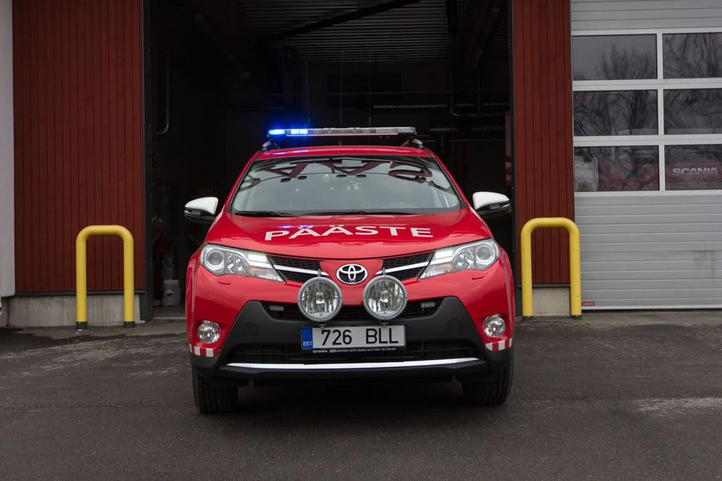 Valga päästekomando sai kasutamiseks uue operatiivauto.