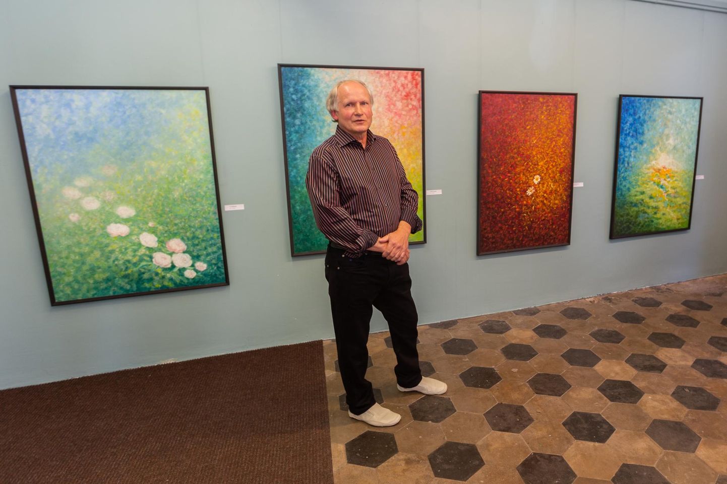 Aastal 2020 näitas Ivo Ridalaan Rakvere Galeriis maale, kus oli viiteid ka lilledele.