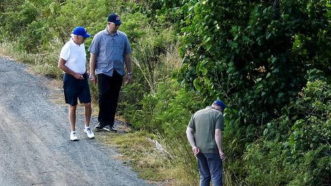 VIDEO ⟩ Golfi mänginud president Biden kaotas palli