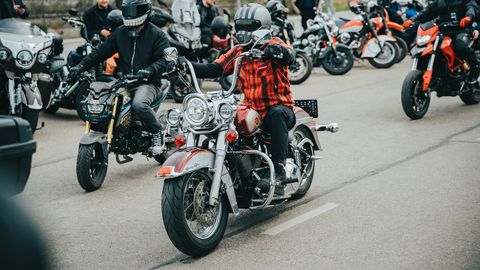 НАЙДИ СЕБЯ ⟩ На крупном мероприятии по открытию мотосезона собралось значительное количество мотоциклистов