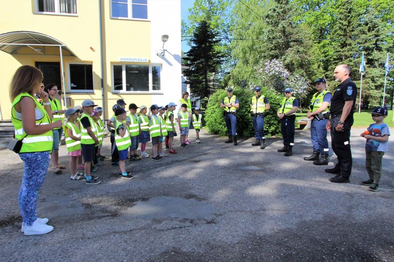 Pillerpalli lasteaed teeb koostööd teiste seas politsei- ja piirivalveameti ja politseikooliga.