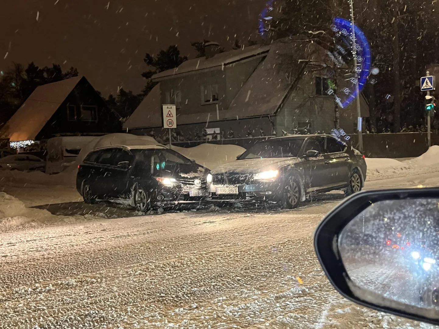 Liiklusõnnetus Tallinnas Vabaduse puiesteel. Pilt on illustreeriv.