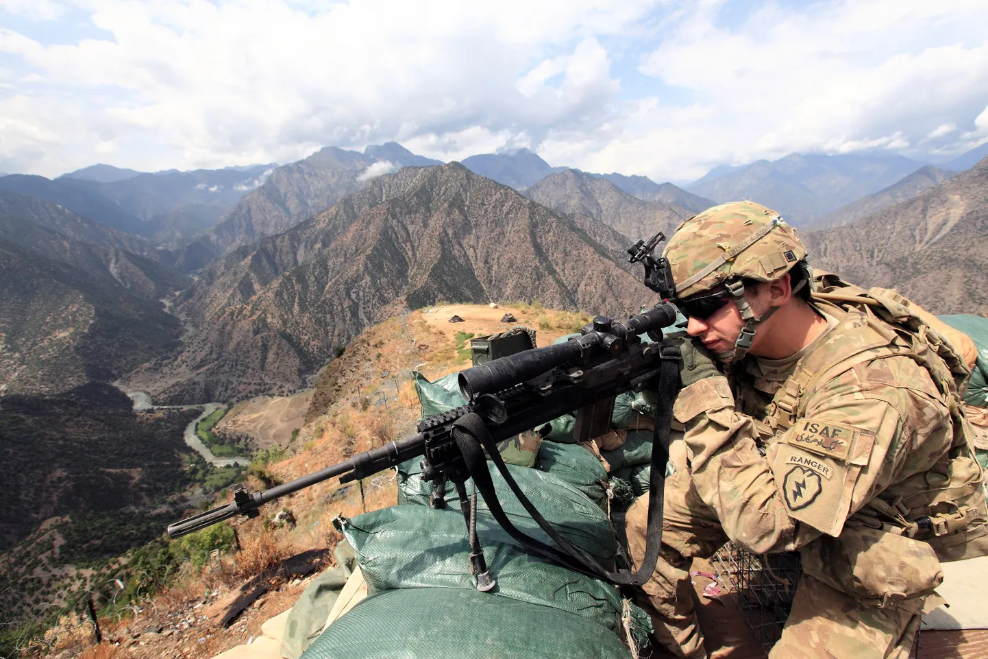 USA leitnant Edward Bachar Afganistani idaosas asuvas Kunari provintsis, mis asub Pakistani piiri ääres.