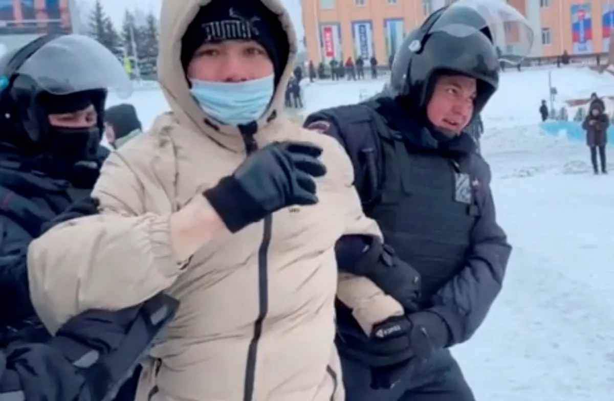 Задержание участника протестов в Башкортостане, январь 2024 года.