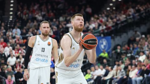 Bertānam un Šmitam atšķirīgas sekmes Eirolīgas mačos