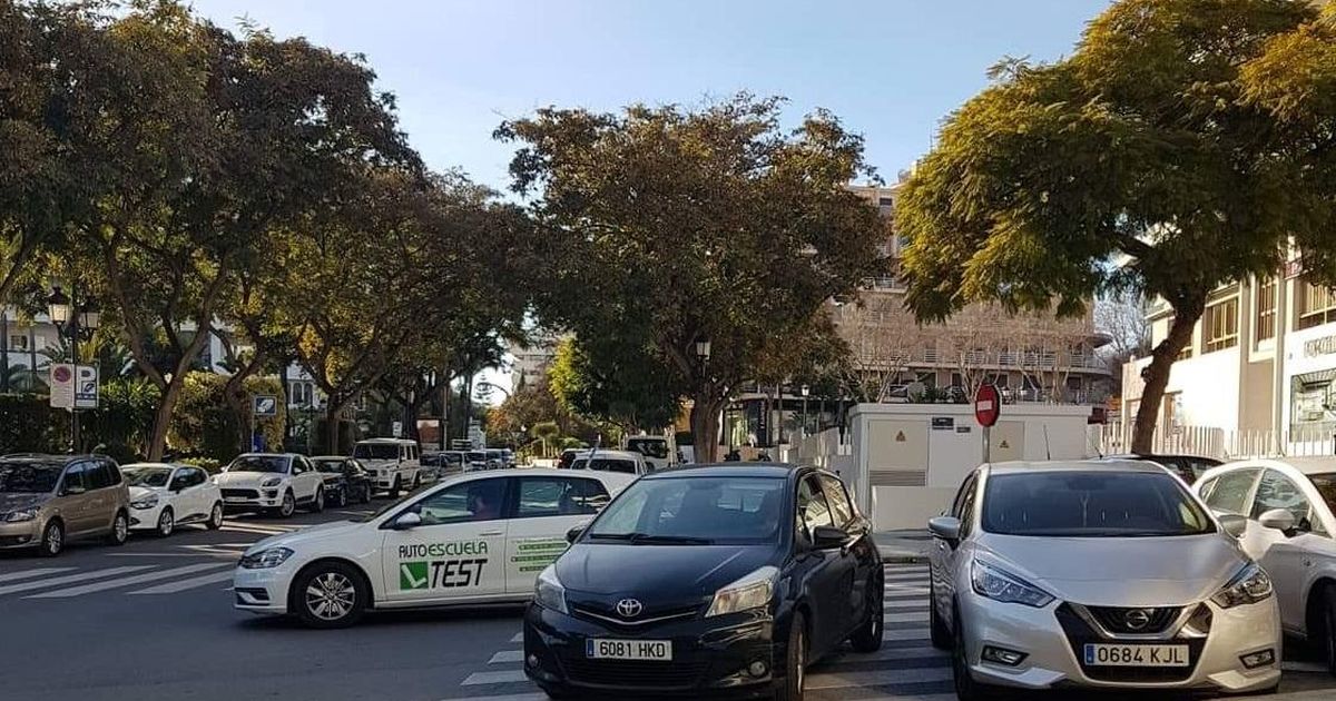 Liiklus Hispaania lõunarannikul: mõlkideta auto on müügisalongis!