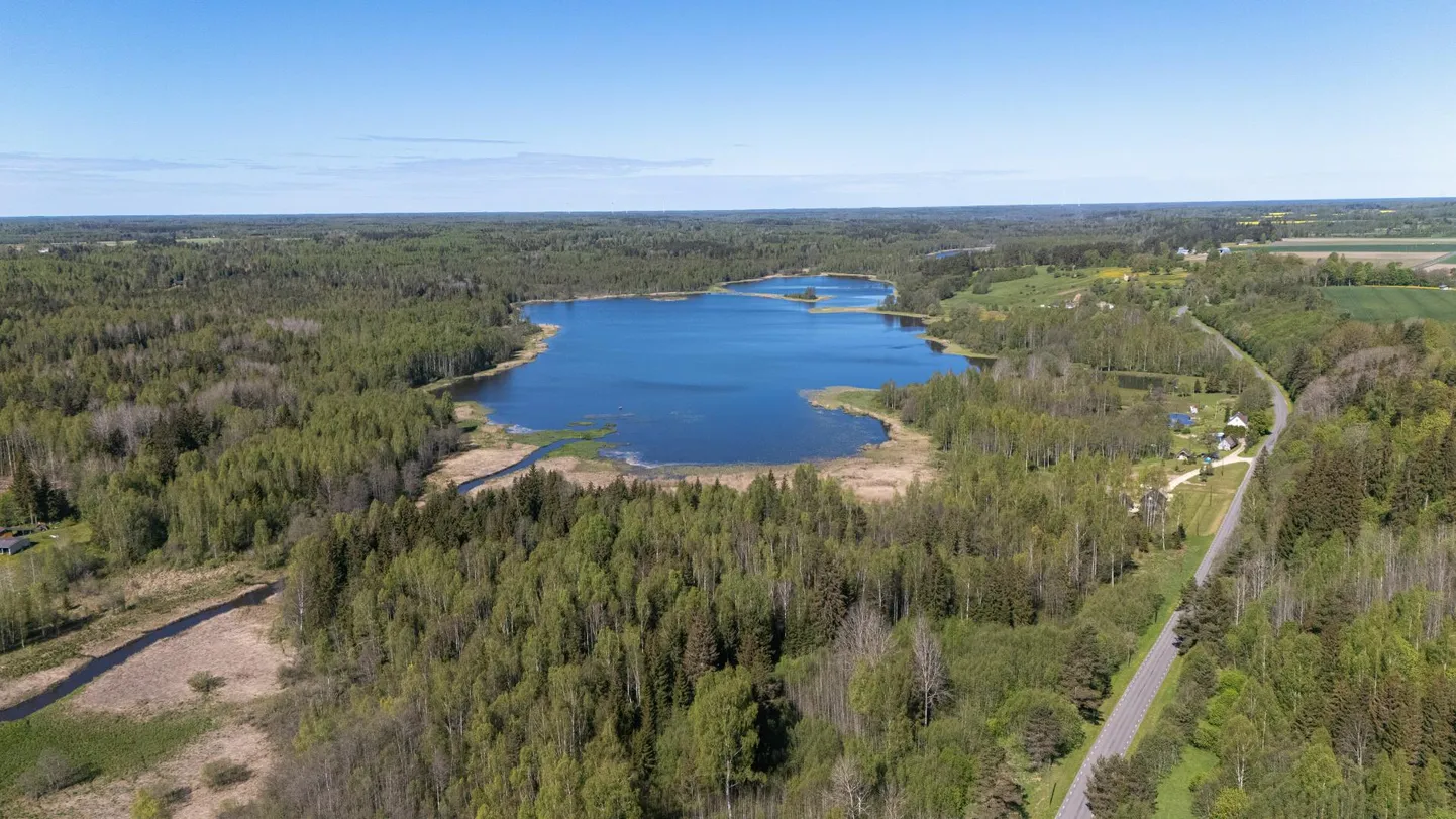Kariste järve seisundit seirati viimati 2023. aastal ja lämmastikusisaldus oli aasta keskmisena 1,9 mg/l. See tähendab halba seisundit.