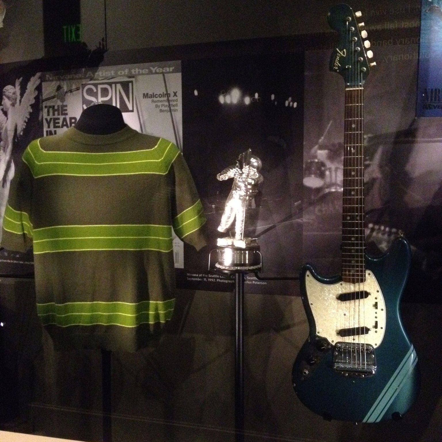 Kurt Cobaini pluus ja kitarr.