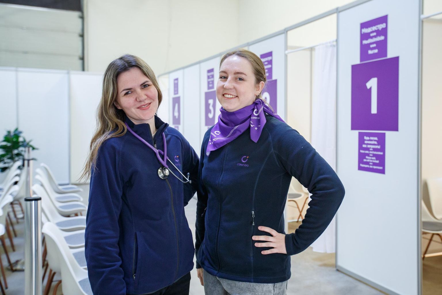 Cutter Shetetin (left) and Oleksandra Pissorenko, who fled the Ukrainian war, have been working at Confidos for three weeks. Both plan to stay in Estonia, study the language and continue their medicine - Pissorenko, who worked as a nurse in Ukraine, has to complete nursing training and as a doctor, Chechnya wants to graduate University of Tartu.