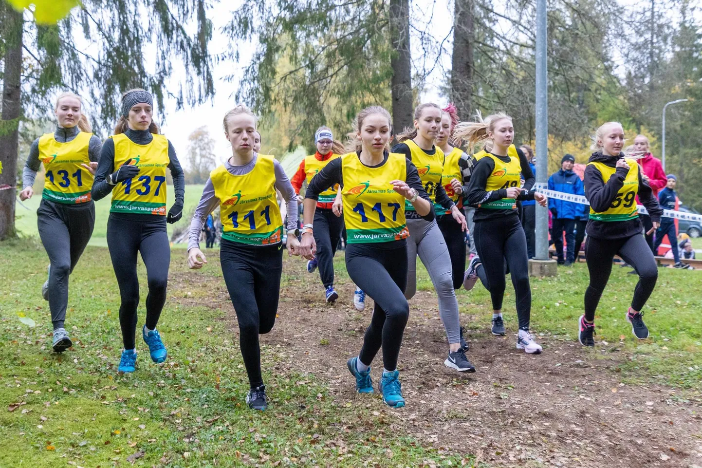 Järvamaa koolinoorte sügiskrossist võttis osa 149 jooksuhuvilist.