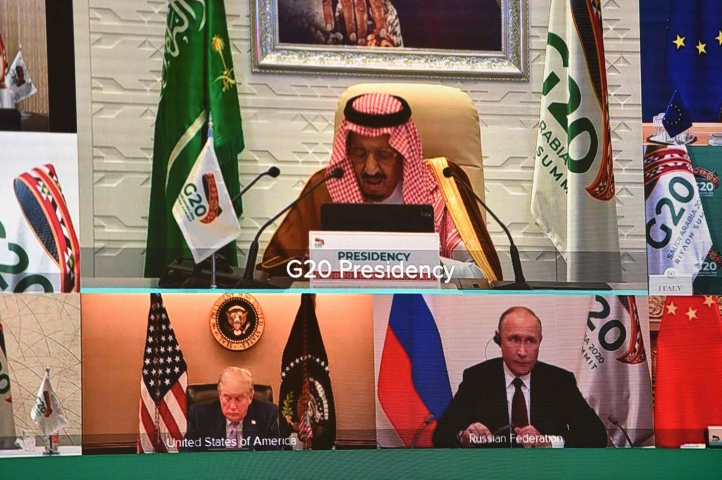 Seekordne G-20 kohtumine toimus koroonapandeemia tõttu virtuaalselt. Pildil on kõnekord võõrustajariigi Saudi Araabia kuninga Salmani käes.