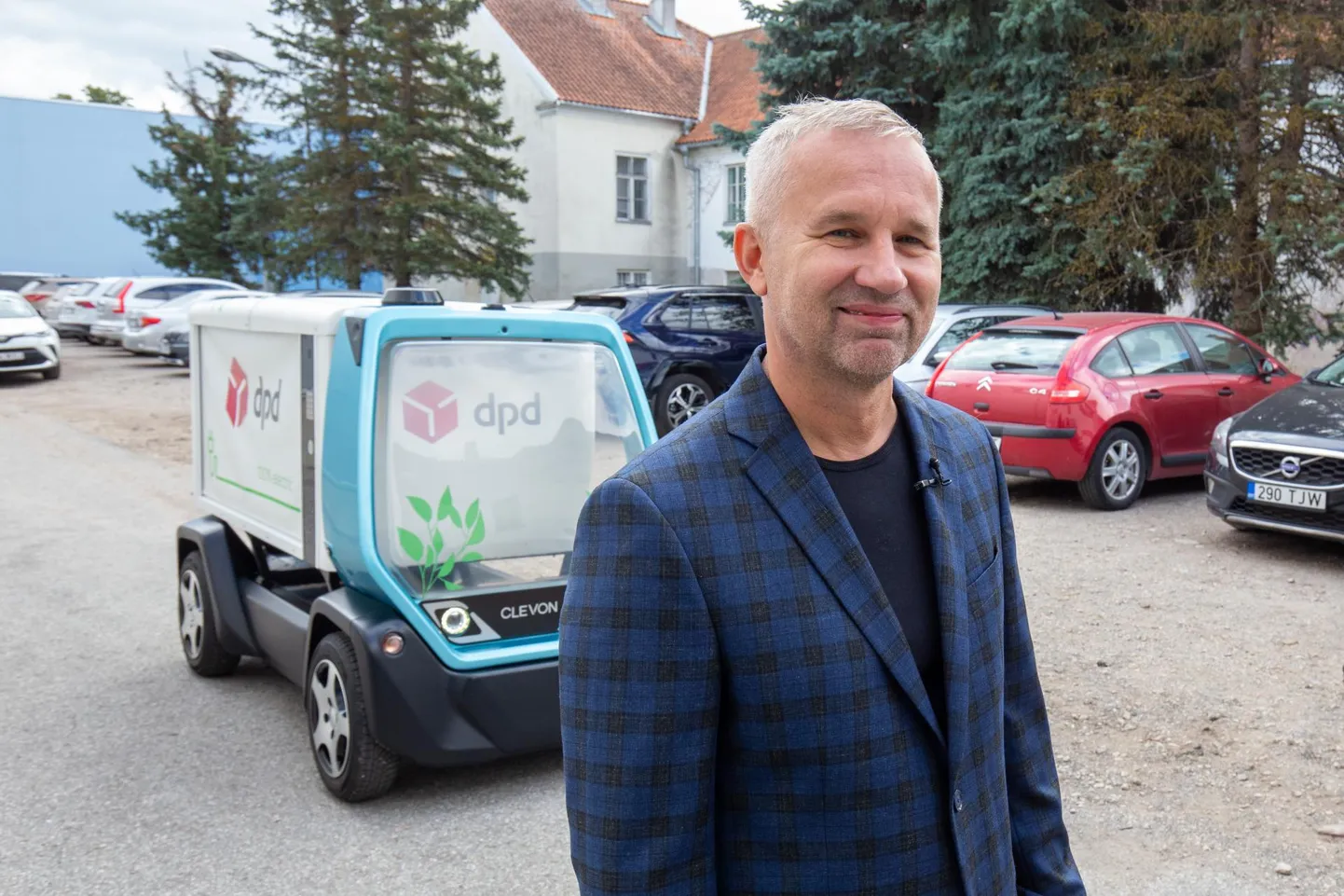 Clevoni juhatuse esimees Arno Kütt kinnitas, et nüüdseks on isejuhtivat sõidukit arendav Viljandi ettevõte hästi rahastatud. Peagi seisab ees aga liitumine esialgu anonüümseks jääva USA firmaga.