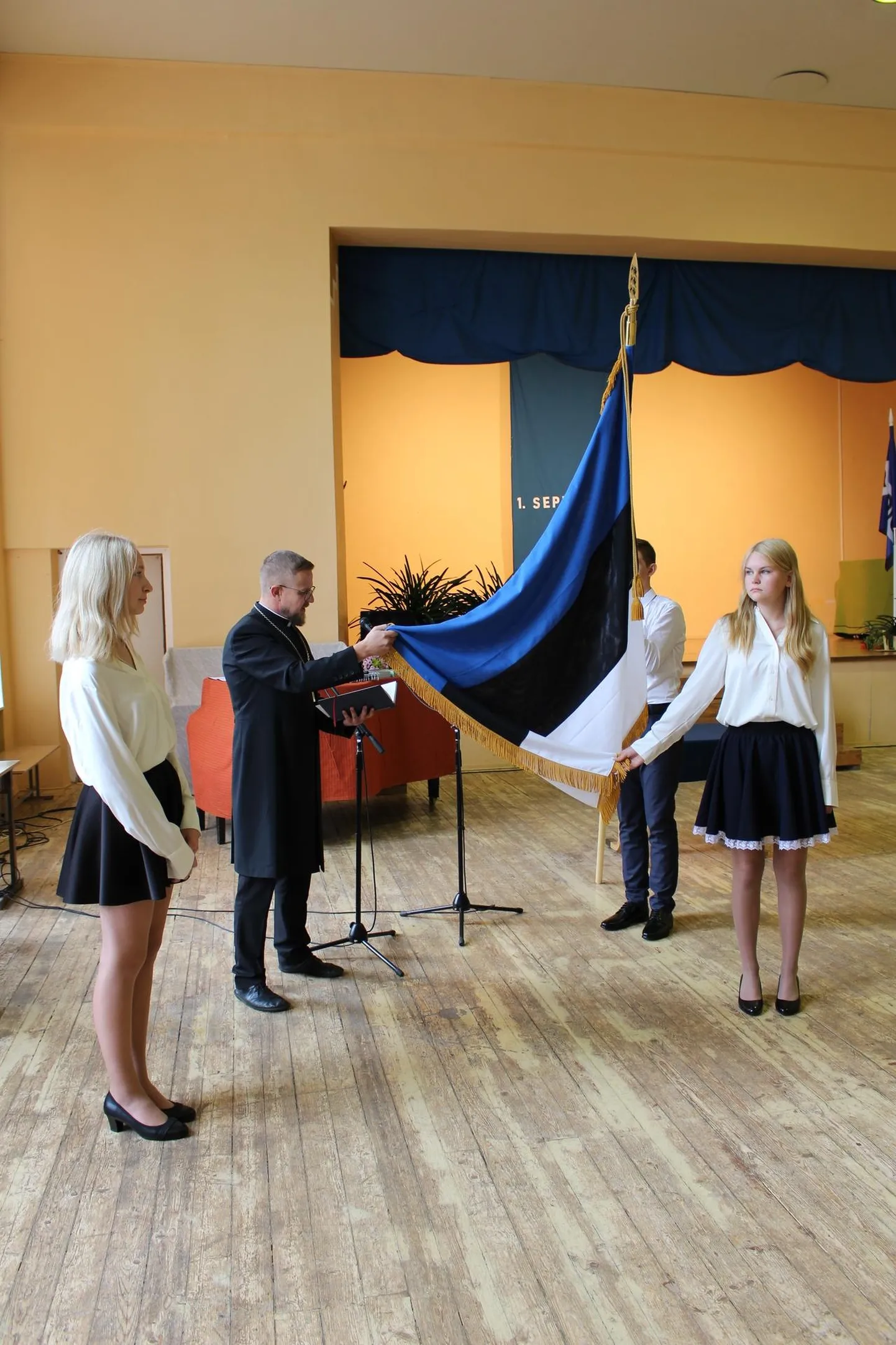 Eesti piduliku narmastega kandelipu õnnistamise tseremoonia.