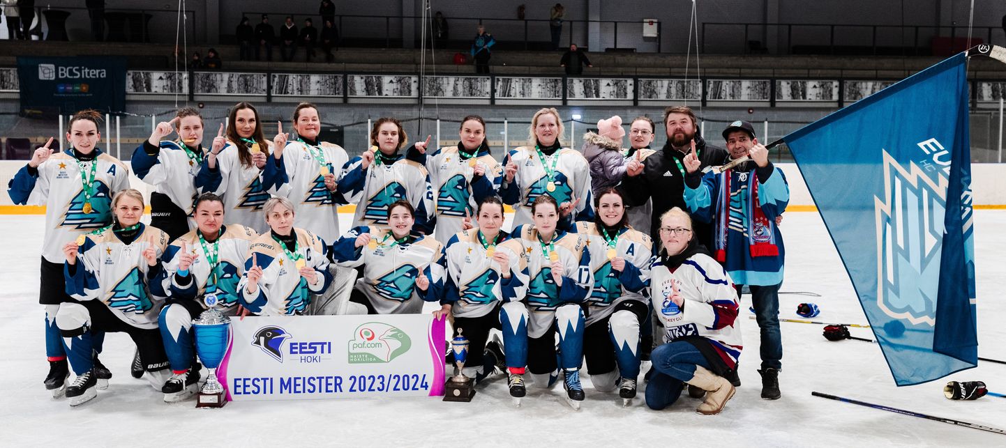 Кохтла-ярвеская женская команда "Everest" второй год подряд стала чемпионкой Эстонии, победив в дополнительное время второй встречи финальной серии таллиннскую команду "Roosa Panter".