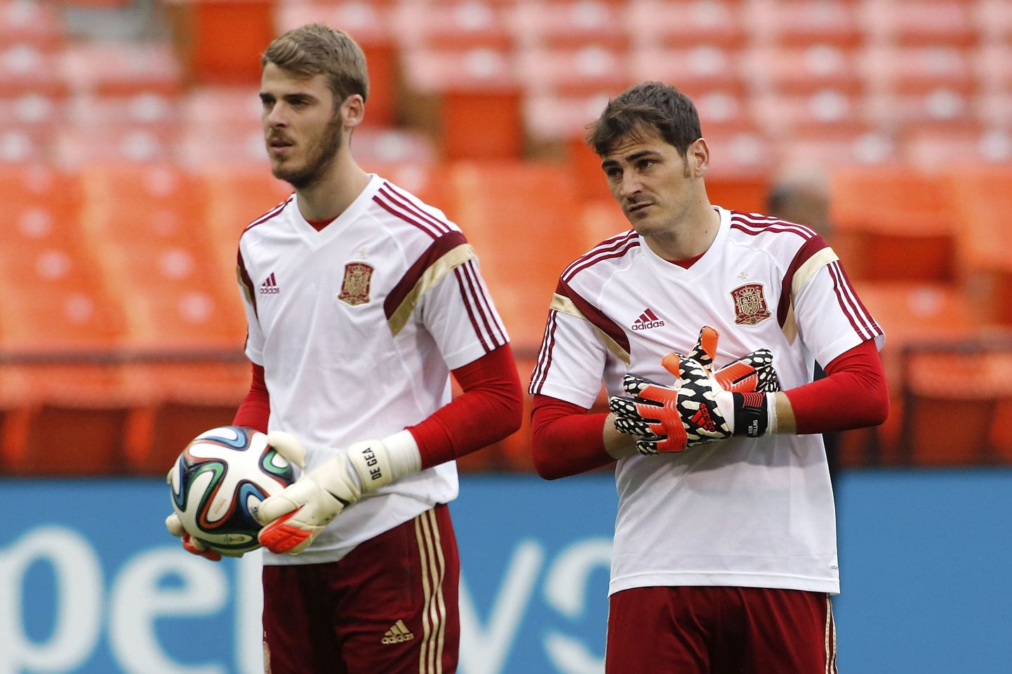 David de Gea (vasakul) peaks kuulujuttude põhjal Madridi Realis üle võtma Iker Casillase senise positsiooni.