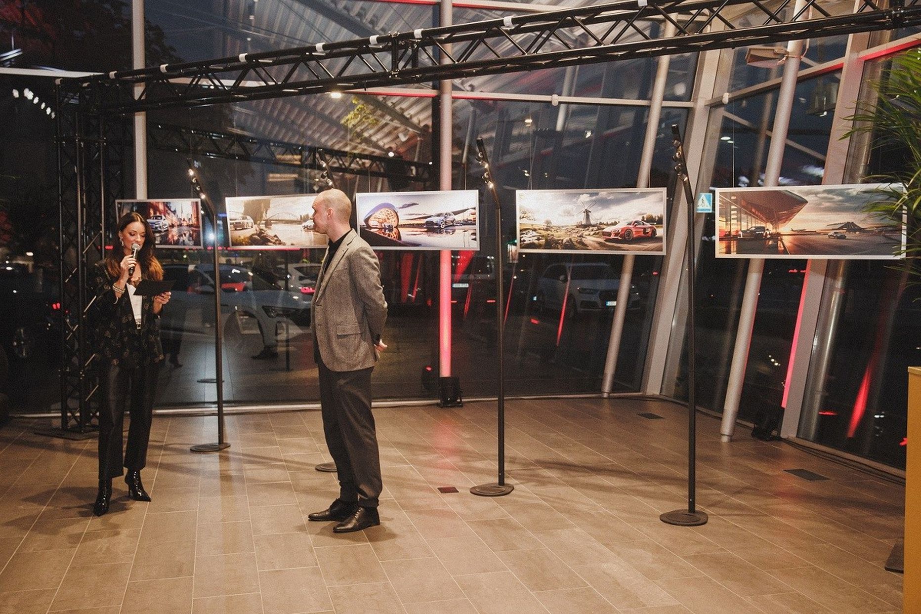 Oksjoni näitus on avatud 10.–18. novembril Reval Auto esindussalongis Tallinnas.