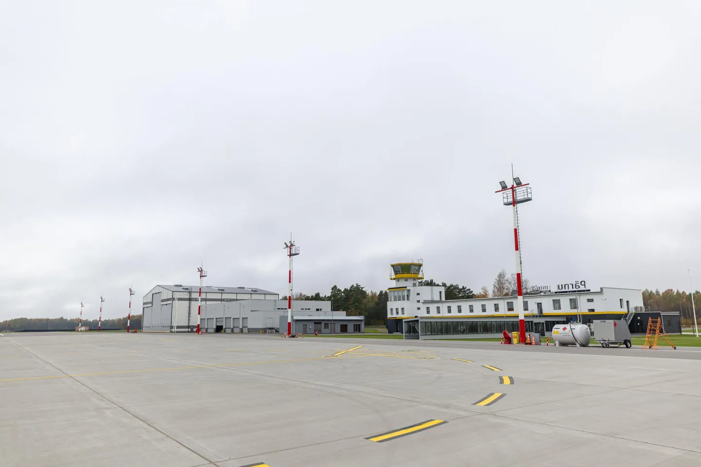 Kalev Vilgats pakub oma arvamusloos, et Pärnu lennuvälja võiks üle anda kaitseministeeriumile eeldusega, et rahuajal toimus siit tsviillennudki.