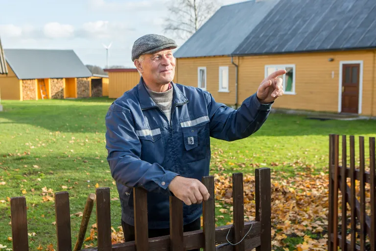 JÜRI LÄÄTSA sõnul polevat neid vanemaid inimesi enam eriti elus, kes kahte erinevat nime mäletaks või tagasi tahaks.