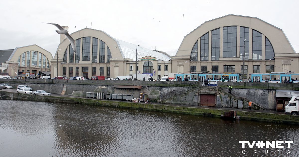 Стало известно, во сколько обойдется замена крыши павильона на ...