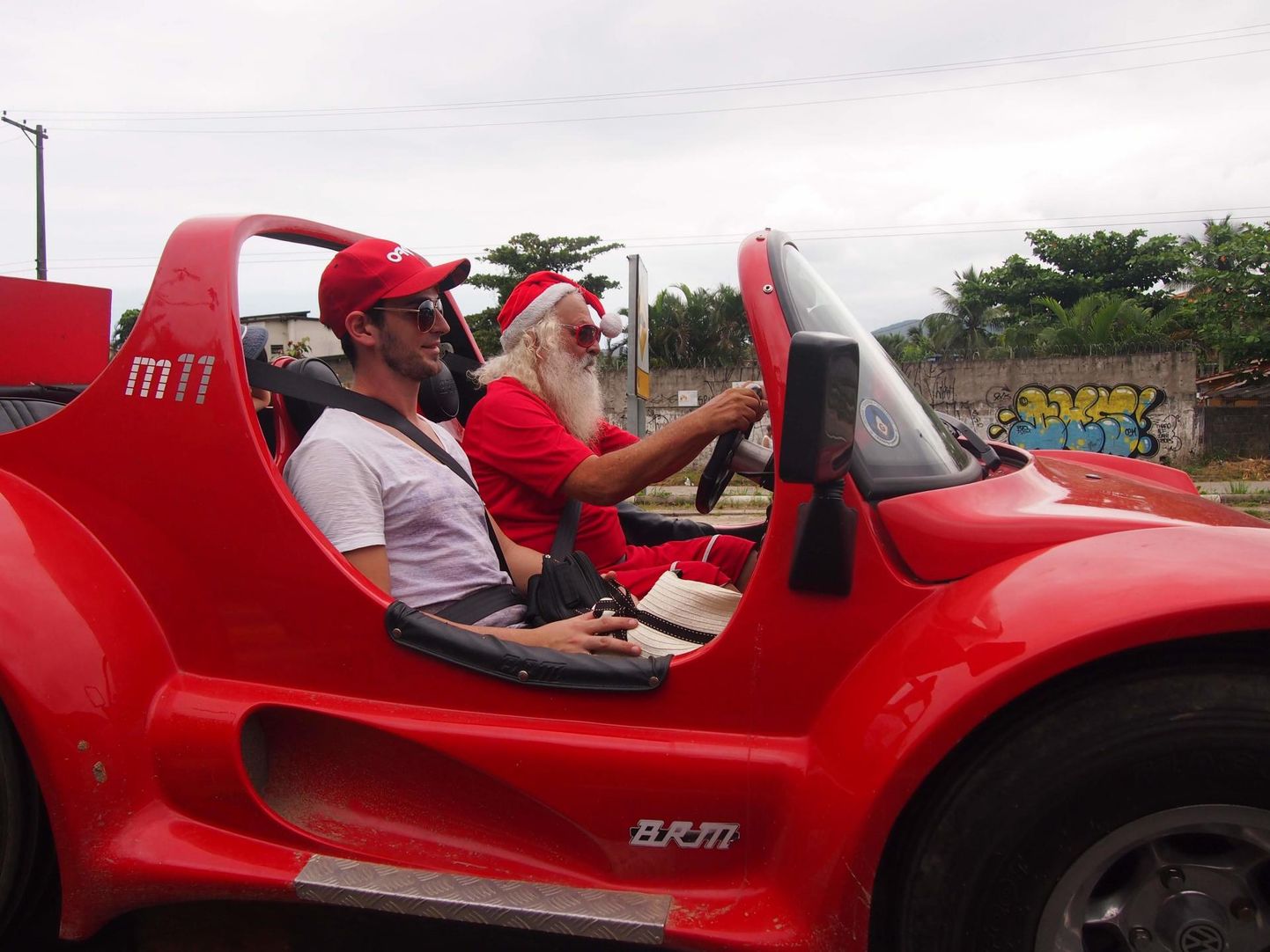 Brasiilias Ubutubas sõidab detsembris ringi suvine jõuluvana.