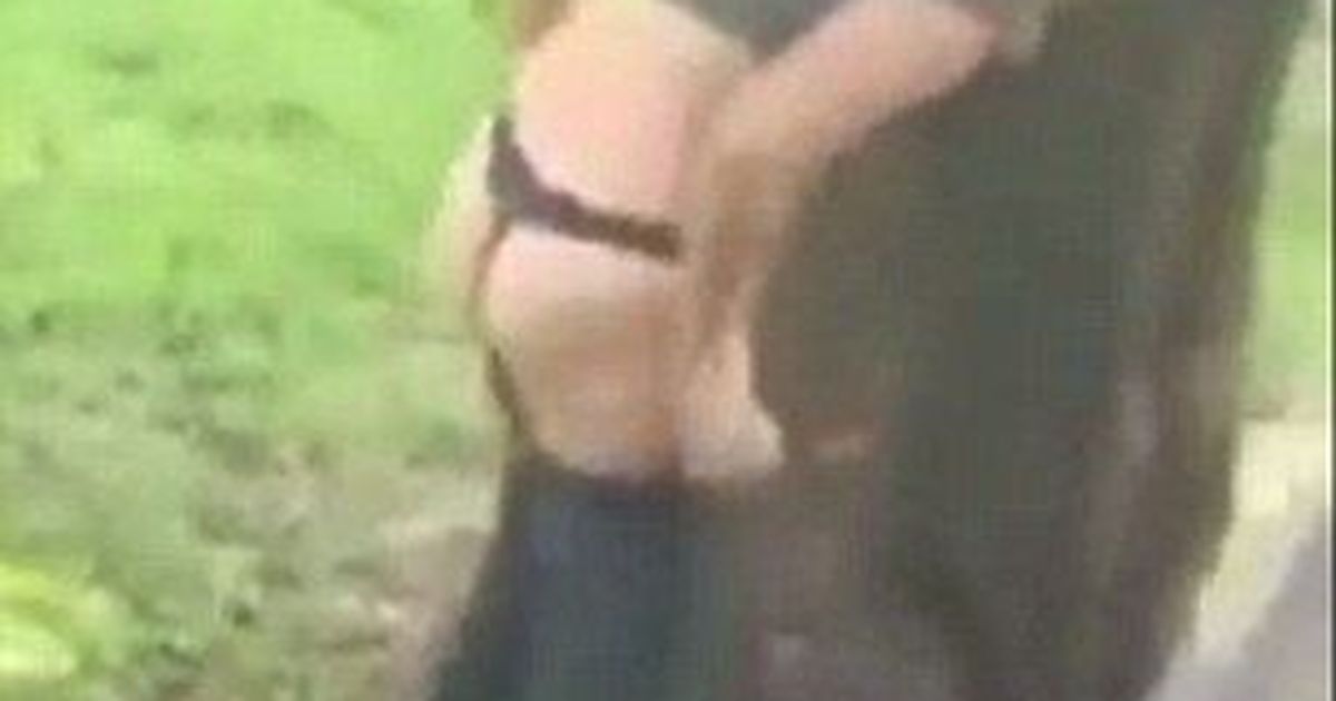 Не Знала Что Ее Снимают В Объектив Попала Видео не знала что ее снимают в объектив попала видео