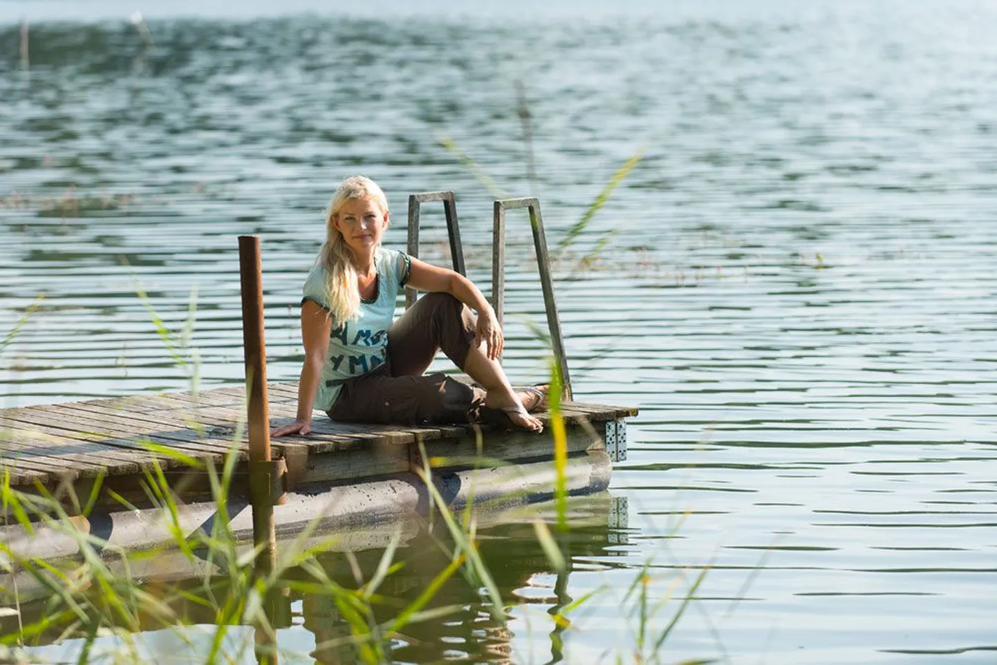 Karksi lummuses: 
maja juurest viib rada orgu, täpselt sinna, kust hüpata kohalikku paisjärve. Olgu lisatud, et Anu on isegi ujumise selgeks õppinud!