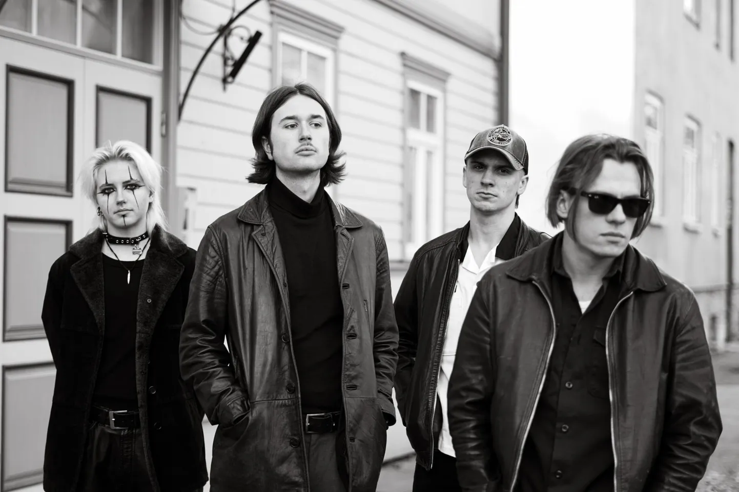 Alternatiivrokki viljeleva Pärnu juurtega ansambli Echolove uus album "Vagabond" sisaldab kümmet lugu.