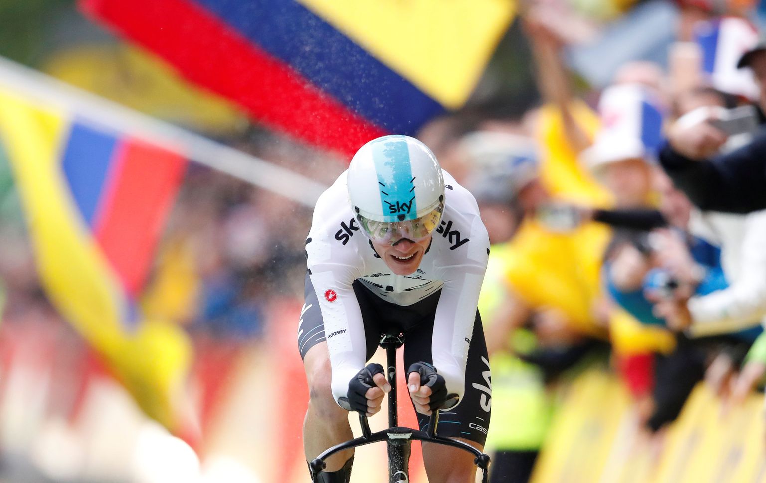 Suursoosik Chris Froome jättis Tour de France'i avaetapil peakonkurendid selja taha.