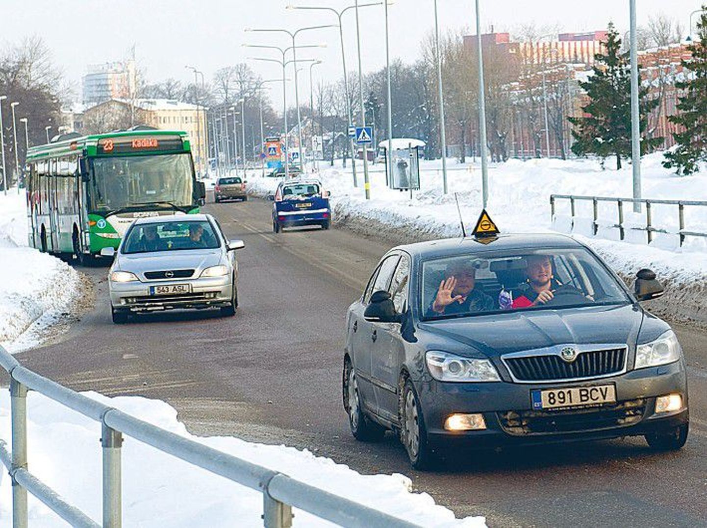 С 1 января должен вступить в силу новый Закон о дорожном движении, однако, согласно мненю Союза автошкол Эстонии, в этом законе еще слишком много ошибок и неясных вопросов, поэтому он нуждается в доработке.